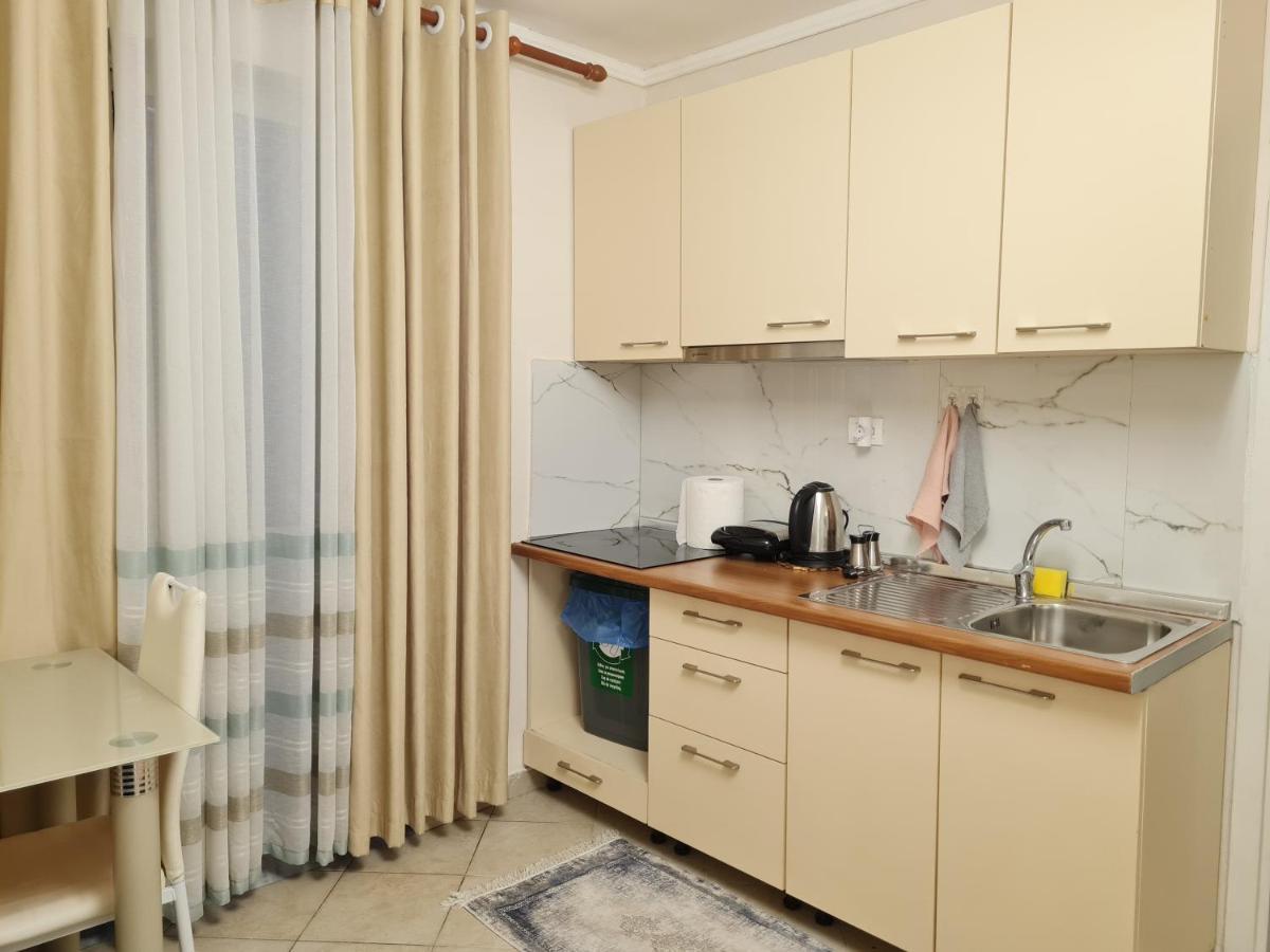 Downtown Boulevard Apartment With A Cute Balcony! Tirana Extérieur photo
